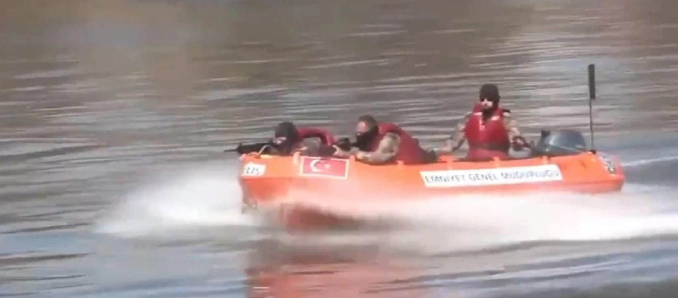 Τα μάζεψαν & έφυγαν οι Τούρκοι κομάντο από τα σύνορα - Ο Έβρος παρέσυρε τις σκηνές τους (φώτο)